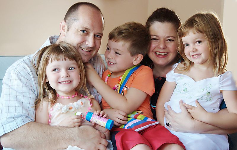 800px-Happy_family_(1)
